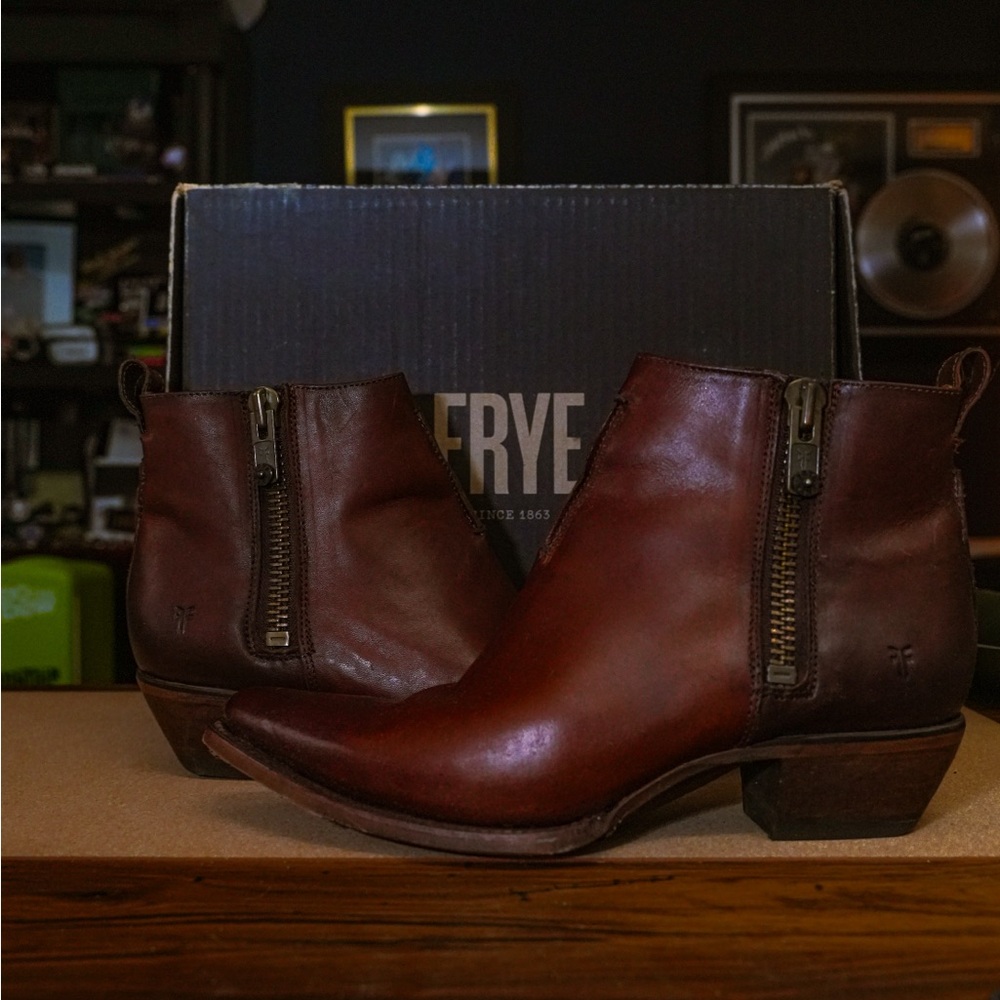 Frye Rich Brown Leather Ankle Boots - Picture 6 of 8